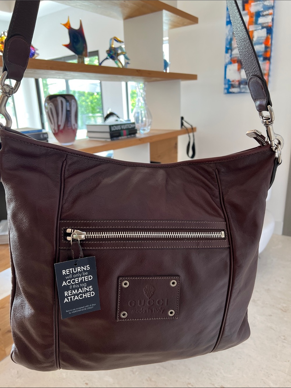 Gucci Glazed Leather Beacon Messenger bag excellent pre-owned condition
